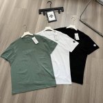 descente 迪桑特25年夏季舒适透气休闲新款短袖T恤上衣 采用棉质亲肤定制原厂面料 触感细腻 手感顺滑 柔软亲肤 3D立体剪裁 侧缝贯穿式拼接 减少日常穿