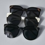 p110巨显脸小的墨镜|谁戴谁好看 【Dior·防蓝光太阳眼镜】 关于颜色：咖色/黑色/白色 功能：防蓝光、偏光、防晒、阻挡尘沙 出门被问了无数次链接的墨镜 太