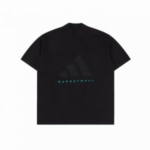 Adidas 阿迪达斯 25Ss 篮球硅胶短袖T恤 早先我们知道此次新系列正是 Jerry Lorenzo 加盟 Adidas 大家庭之后第一次重磅系列，很多玩