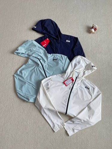 掌柜力荐，激光切割打孔。 Helly Hansen 海丽汉森 Hh 高倍防晒凉感户外透气四面弹防晒皮肤风衣。这款皮肤衣的面料采用耐磨经防泼水处理的抗撕裂尼龙面料