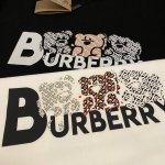 burberry 巴宝莉春夏新款三只小熊大Logo情侣短袖 穿上就是舒适自在 减龄又显瘦的存在 慵懒而随性 结合干净简单的色系就特别耐看 适合日常穿着 复古标识