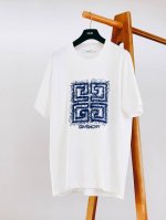 givenchy 纪梵希 2025Ss春夏新品 时尚界的新宠儿！尽显奢华品质。甄选优质面料打造，奢华与时尚的完美结合，以其精湛的工艺和独特的设计理念闻名于世，这
