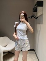 prad* 25Ss春夏新款 Logo印花圆领短袖T恤丨独家高版出品！面料肌理细腻 贴肤柔软 精致裁剪 个性时髦 彰显纯欲调性 重工手工制作 时髦洋气 单穿内搭