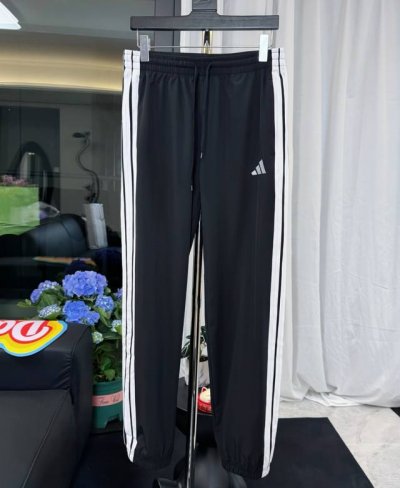 黑色款号：D260直筒拖地裤 阿迪达斯Adidas三条杠直筒 速干裤 春夏秋梭织长裤，立体裁剪 梭织面料 进口绣花工艺 裤口抽绳设计 男女轻松驾驭 不挑身材 随