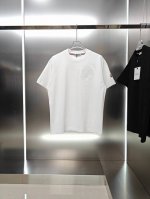 蒙口 Moncler 2025春夏新款男女同款短袖T恤！ 定制专属300克重双纱纯棉面料 定制原版工艺螺纹 胸前重工字母Logo工艺设计 颜色：黑色 白色 尺码