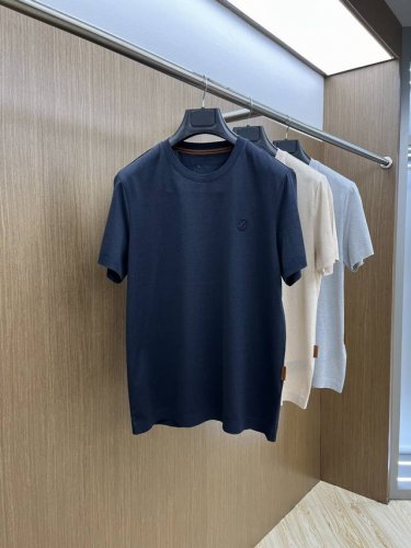新款 Zz 高品质 早春新款短袖抢先发售 男士日常出门闭眼搭 高级定制面料短袖T恤 魅力在于创造了简约奢华感的时尚,随意搭配感受英式风格独特气质. 宽松的版型展