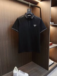 prada 普拉达 高端刺绣Logo 2025Ss新款时尚翻领短袖polot恤 原版复刻 客供原版进口丝光棉面料 原版复刻经典品牌Logo 剪裁完美 做工精致