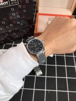 上新 品牌：Tissot天梭，一直畅销的爆款，致敬经典，力洛克系列全自动明珠机械机芯，大三针指示读时，三点位日历显示功能，精钢表带搭配蝴蝶扣！商务休闲腕表，让你