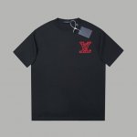 高版本 1V 25Ss早春新款 刺绣Logo标识短袖 轻奢主义 男女日常通勤穿搭必备单品 正确版本 欢迎对比 详细特征 320克100% 纯棉双纱汗布面料 同缸