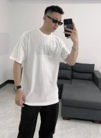 burberry 巴宝莉2025新款重磅骑士战马印花T恤男女同款 这款来自巴宝莉 North Wolfing 系列的服饰，延续了品牌标志性的优雅与实用主义设计理