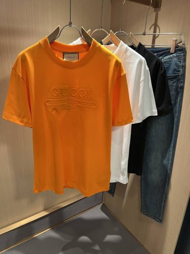 gucc*古家 2025春夏新款男女同情侣款休闲宽松棉质圆领短袖T恤衫！贸易公司渠道稀出，同步官网发售 ！ 2025春夏最新系列，经典时尚设计元素，为全新系列注