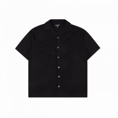 prada普拉达Prd 布标纽扣短袖衬衫 正品9650购入开发，采用40支珠地双股面料，激光烧花+胶浆印花工艺，布匹酵洗，定制1：1商标，宽松版型 Size：S