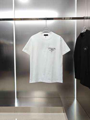 普拉达 prada 2025春夏新款男女同款短袖T恤！ 定制专属300克重双纱纯棉面料 定制原版工艺螺纹 胸前重工重影刺绣字母Logo工艺设计 颜色：黑色 白色