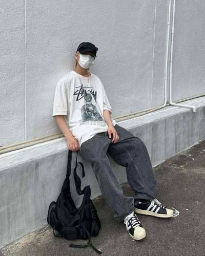 Stussy 斯图西 Tee 宇航员像印花男女短袖T恤*21S 260G 正品圆桶无缝面料100%纯棉 *市场天花板品质 Colour：白-黑 Size：S-X