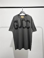 古驰联名巴黎世家！男女同款大字母短袖T恤！ 古驰Gucci经典字母短袖！巴黎世家Balenciaga图案采用数码直喷工艺！四联吊卡和洗唛！ 面料采用290G重磅