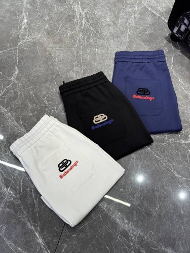 balenciag*A 25Ss夏季新款五分短裤.可搭配T恤.新款小帽子绣花设计.色彩丰富.不但减龄而且时尚感十足.订制高端锦棉面料 柔软透气 亲肤舒适 三标齐