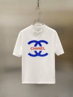 Chanel 2025春夏新款首发专柜最新款短袖圆领T恤 高端订制 设计前卫时尚！品牌Logo重工艺设计 高端定制丝光长绒棉面料.手感柔软.穿着舒适.专柜级别精