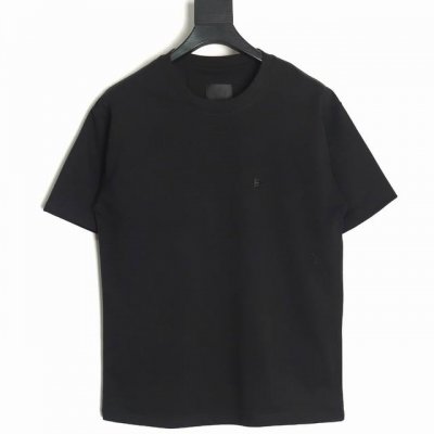 Givenchy 纪梵希 23Ss 金属小标短袖T恤 大面积印花采用大康丽数码印花机直喷 成本极高 经过多次的调试打版图案色差还原度与原版接近百分之99 区别市