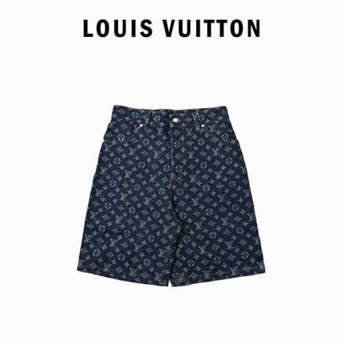 louis Vuitton 2025Ss 经典满印套装牛仔短裤 重工款提花牛仔短裤，深蓝色洗水牛仔面料，定制白珠刻字纽扣，全新设计辅料纽扣细节，直筒剪裁版型设计