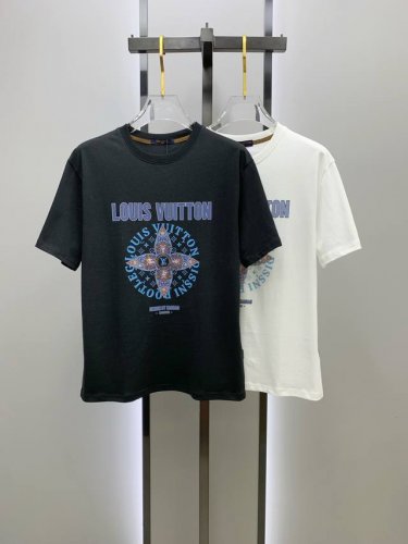 lv2025夏季新款短袖T恤，个性艺术系列全网独家首发 百搭款细节处理完美纯棉面料十分精致 原版面料 网红明星同款高版本 高品质手感非常舒服 时尚又个性 超级百