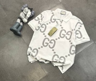 潮牌古驰满印工艺Polo衫情侣款短袖T恤！ 240G双纱潮牌专用棉，纹理清晰，质感满满，同缸定染1×1无色差精密纯棉螺纹，层搭叠穿，自留好货，强烈推荐~所有的
