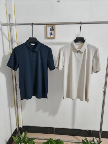 hazzys哈吉斯25夏季新品男休闲通勤短袖Polot恤上衣 首先，设计上是经典的Polo领型，自带优雅气质，无论是休闲出街还是商务场合，都能轻松拿捏。藏青色那