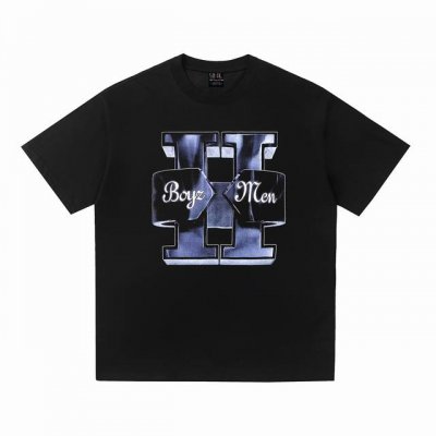 Vt2523 复古美式短袖T 颜色：黑色 码数:S-Xl Boyz Ii Men 是一支来自宾夕法尼亚州费城的 R&B 乐队，成立于 1987 年。自成立以来，