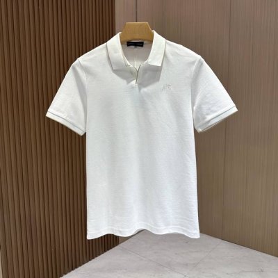 armani 阿玛尼 春夏新品，专柜在售，顶级品质，棉质网眼珠地面料翻领短袖，客供定织100%纯棉网眼珠地面料，面料表面排列均匀整齐的纹理，透气性和散热排汗性极