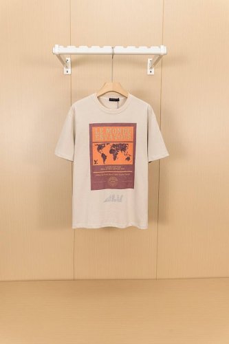 挂拍图 高品质 款号X50 Louis Vuitton 路易威登 地球烫钻圆领短袖T恤 三标齐全 采用高克重纯棉面料！ 印花烫钻工艺，手感非常舒服 Os落肩版型