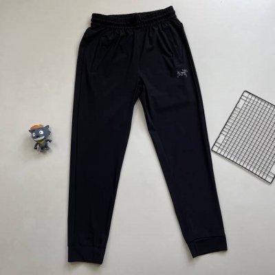 Arc'teryx 始祖鸟夏季冰丝弹力速干收口长裤！ 优选冰丝四面弹面料，手感舒适爽滑！垂感特别棒！不起球不掉色，冰凉舒适！ 科技面料 真的技术含量很高！就像单