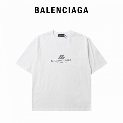 balenciaga 巴黎世家 Ib烫银印花T恤 单品介绍：巴黎世家2025 Ib烫银印花圆领短袖 面料：复古平纹针织面料，，270G 款型：欧版款型，圆领短袖