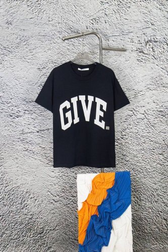 款号：Y120 纪梵希Givenchy网格刺绣短袖 质棉质平纹针织圆领 T 恤，料采用 %进口棉！高密度进口270克重面料 高温染色 后定而成！三标齐全 吊牌