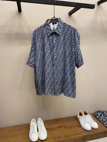 fendi，25Ss蓝色明线Ff衬衫 正品9000购入，亚麻混纺竹节150克面料，70D衬布，布匹直喷，对位裁床，定制1：1纽扣，定制1：1尾竹，定制1：1商标
