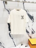 隔天到 Louisvuitto 路易威登 260克圆领短袖T恤 经典镂空刺绣字母Logo标识设计 官方同步 高版本 高品质 时尚个性 百搭潮流 纯原品质 原版面