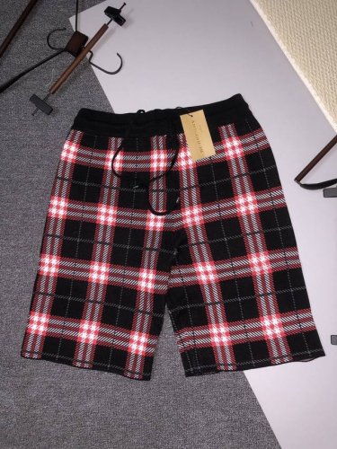 Burberry 巴宝莉 经典款 2025Ss新款针织短裤，定制面料采用威化布织法，提花针织工艺，版型紧致立体，4杠拼接，定制裤绳五金质感强，顺滑，上身舒适透气