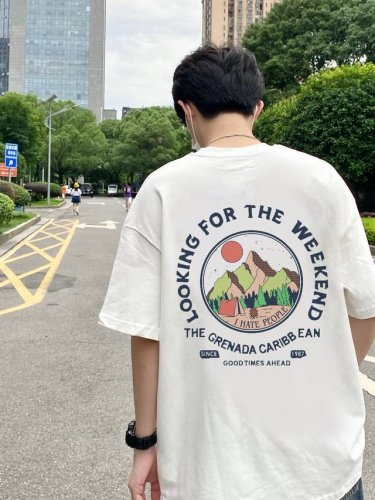 the North Face 北面 圆环山峰情侣短袖 商品参数 采用260克双砂面料 三针五线做工，领口包包边条 今年火爆的品牌 看到了就忍不住要自留一件 正确