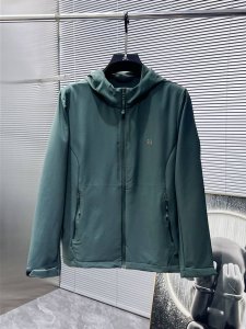 可隆 Kolon 新品软壳夹克外套，时尚帅气，简约百搭款，胸前精致刺绣图案Logo，定制原版面料，不仅挺括，保持潮流的廓形，又穿着舒适，纱织更细腻，码数M-Xx