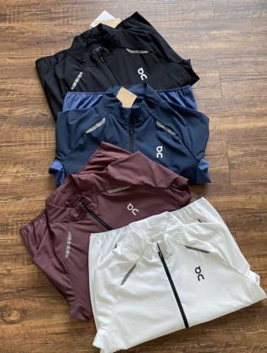 供 On昂跑 Weather Jacket Insulated 男款轻摆款马拉松跑步夹克外套立领！！ Weatherjacket Insulate D在寒冷的日