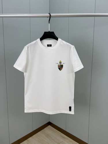 fendi 25春夏新品胸前数码印花标识短袖T恤，定制80支双股丝光棉面料；黑色 白色 S～Xxxl