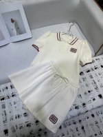miumi* 25Ss新款泡泡袖polo衫半裙套装 字母绣花装饰 休闲款 两色三码 Sml
