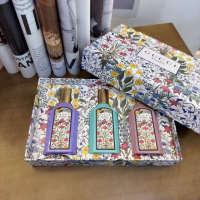 Gucci 绮梦3件套 古驰绮梦香水！闯入浪漫的复古花园！说到必入的女士香水当然少不了Gucci绮梦系列香水！规格：30Ml×3 带喷头 烤漆瓶身搭配古驰经典花