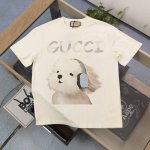 高版本 2025新款Gucci古驰耳麦狗子图案Logo字母印花休闲情侣短袖T恤，独一无二的活性环保面料染色，32支双纱精梳纯棉爽滑手感，纯棉不起球不起毛，面料采
