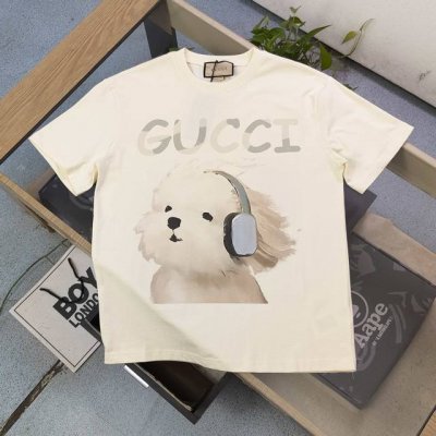 高版本 2025新款Gucci古驰耳麦狗子图案Logo字母印花休闲情侣短袖T恤，独一无二的活性环保面料染色，32支双纱精梳纯棉爽滑手感，纯棉不起球不起毛，面料采