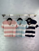 Miu*25春夏新款针织上衣 条纹工艺奢华又高级。经典V领修身版型百搭不挑人时髦又高级！绝美小仙女白富美必备神器！3色3码Sml。T226B