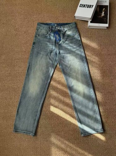 拉夫劳伦Polo Ralph Lauren男士黑皮金标休闲牛仔裤 Rrl是拉夫劳伦中的一个高端系列，一款牛仔裤的价格P官网在售4590！ 最经典的一款美式复古牛