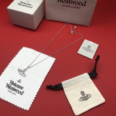 Vivienne Westwood西太后项链顶级最高版本』 重磅来袭通过关系搞到一批海关扣押的西太后项链 全球最火的款式之一 可以承载岁月的经典之作 永不过时