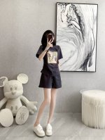 棉 聚酯纤维 氨纶 96 60 64 42 灰色 小码数据，依次是胸围，衣长，腰围，裤长 短袖短裤套装 码数：S~Xl 每大一个码数，胸围腰围＋4厘米，衣长裤长