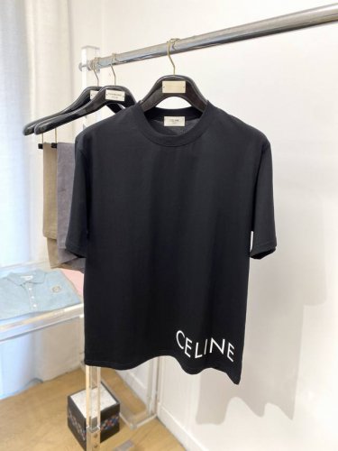 celine 赛琳、2025最新款短袖T恤，帅气时尚，衣下顶级印胶字母Logo，简约百搭款。面料棉 不仅挺括，保持潮流的廓形，又穿着舒适，纱织更细腻，码数S-X
