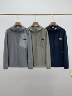 Hellyhansen Hh海丽汉森户外系列格纹压胶单衣情侣款防晒冲锋衣 卡其 岩石灰 铁灰 L-5Xl 锦纶面料真的超赞，透气排湿一绝。上次和对象去爬山，出了