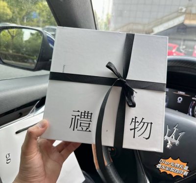 以爱为名 镌刻时光 简约高级风 蝴蝶结系住期待 缎带下藏着惊喜 因为是你 所以值得最好的安排 礼承心意 奢藏时光# Di0R礼物礼盒香水彩妆四件套 铁了心都要抢